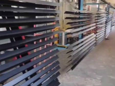 鋁合金踢腳線噴涂視頻